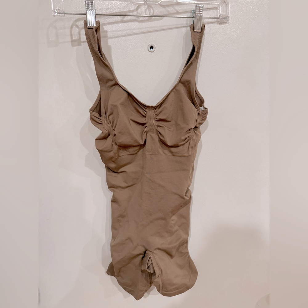 YITTY Nearly Naked Shaping Mid Thigh Bodysuit